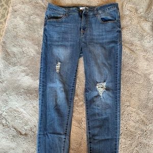 Kensie- Size 6 distressed jeans